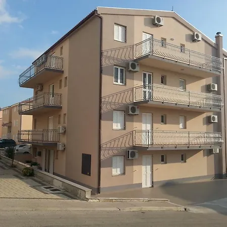 Miskovic アパート