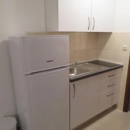 Miskovic * マカルスカ