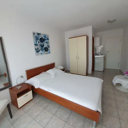 Miskovic アパート