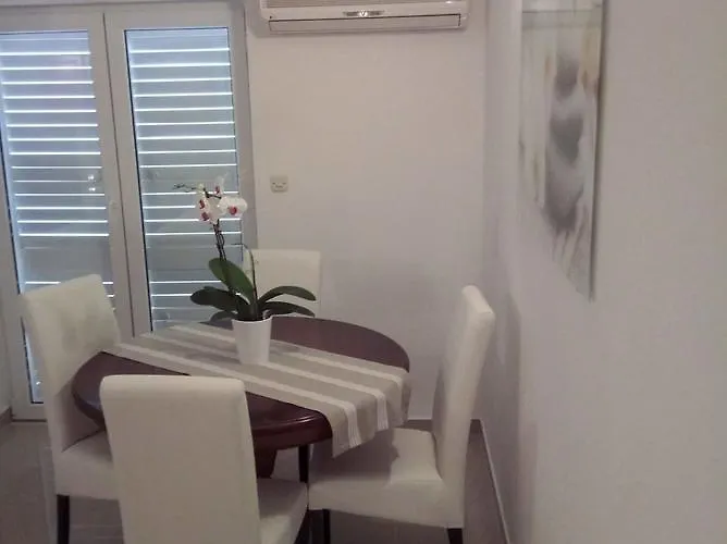 Miskovic * Makarska